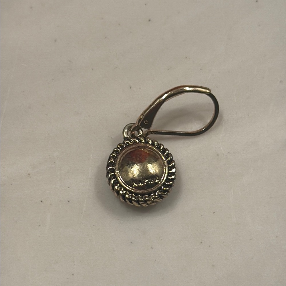 Elegant Gold and Blue Earrings - Picture 3 of 4